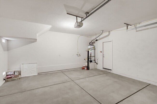 Building Photo - 10420 Mystic Pine Rd