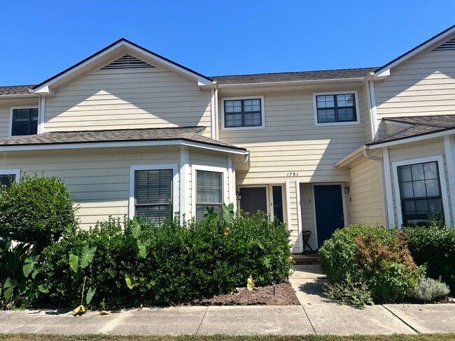 Building Photo - 1731 41st St