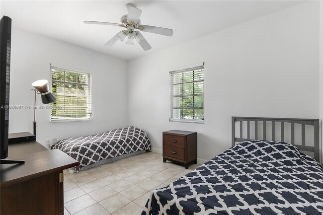 Building Photo - 8700 SW 153rd Terrace