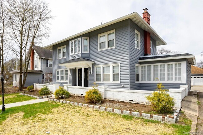 Building Photo - 67 S Grand Ave