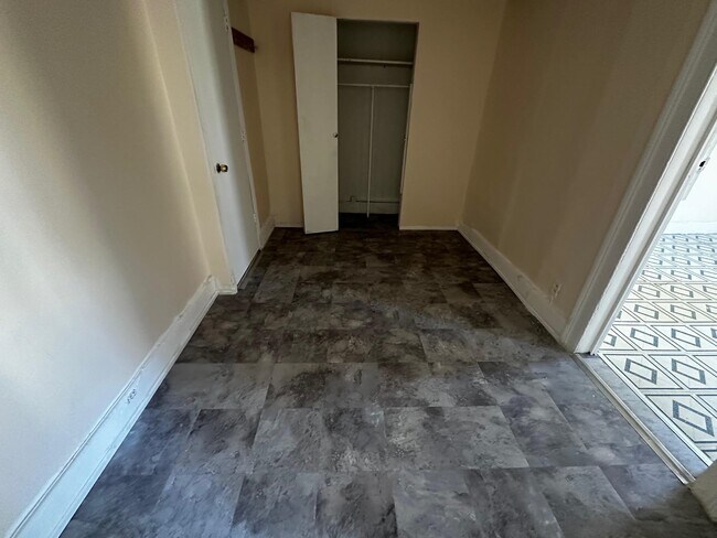 Building Photo - 28 Lincoln St