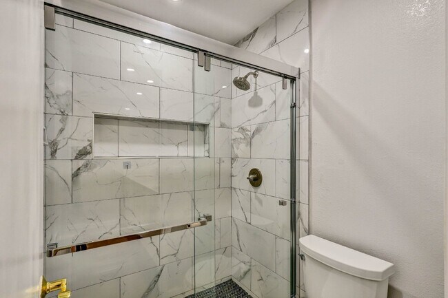 Building Photo - 614 San Conrado Terrace