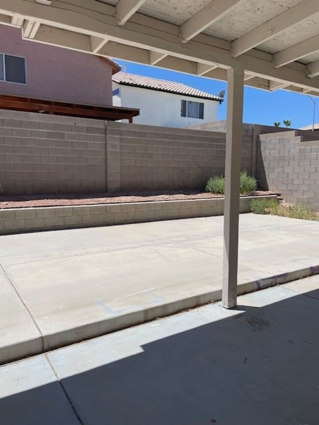 Building Photo - MOVE-IN READY 4BR/3BA SINGLE FAMILY HOME I...