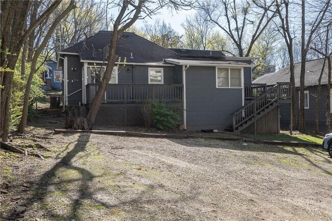 Building Photo - 349 Rollston Ave