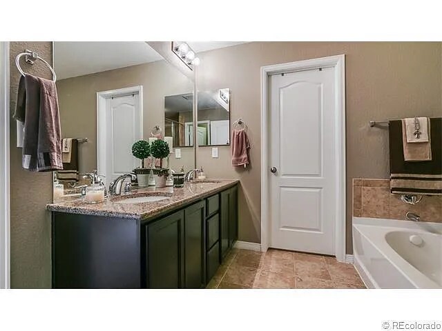 Building Photo - 15437 Coopers Hawk Ct