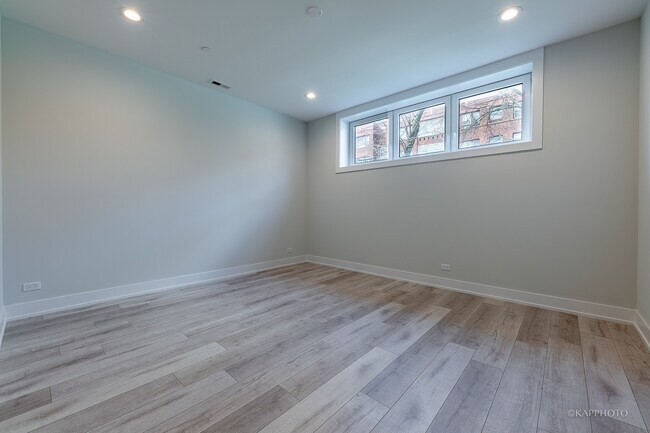 Building Photo - 4021 N Keystone Ave