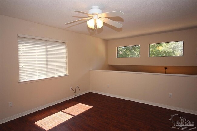 Building Photo - 3528 Parkwood Ave