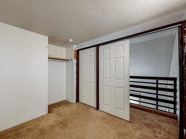 Building Photo - 2317/2319 Knapp Street Ames IA 50014