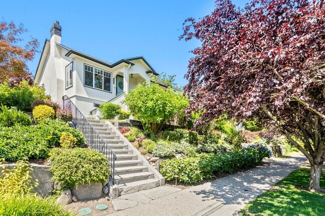 Building Photo - 3bd/1.75ba Seattle Home