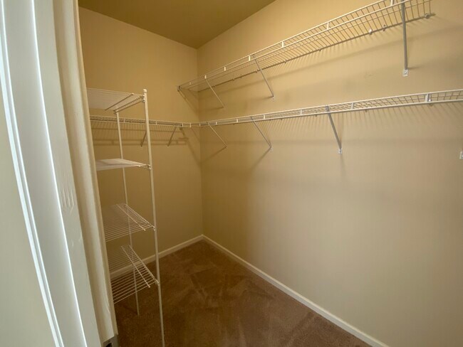 Building Photo - 22 Misty Oak Ln