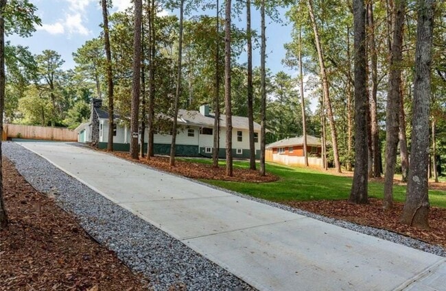 Building Photo - 3345 Flowers Dr