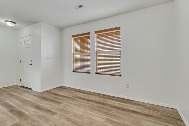 Building Photo - 2867 W 400 S