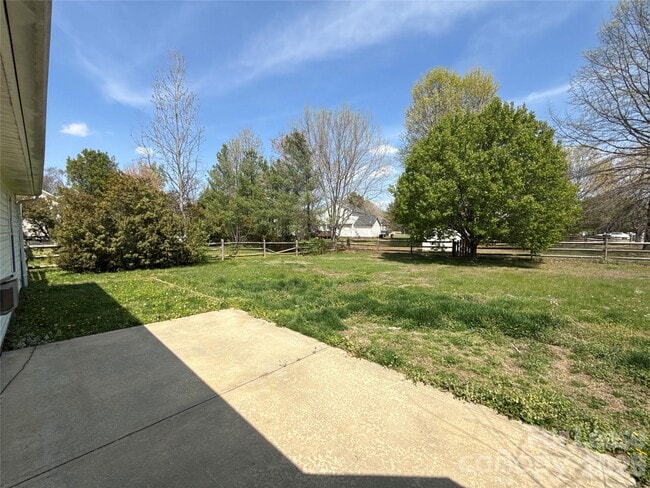 Building Photo - 14300 Menifee Dr