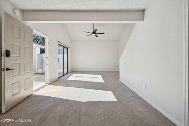 Building Photo - 1604 Challenger Ct W