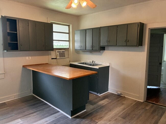 Building Photo - 1226 Sizemore St