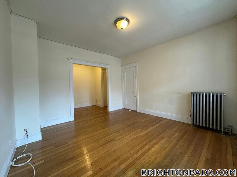 Building Photo - 127 Washington St