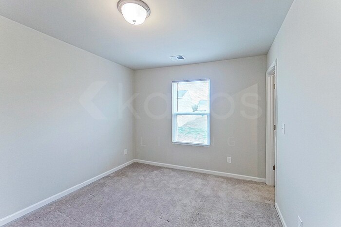 Building Photo - 828 Dove Tree Ln