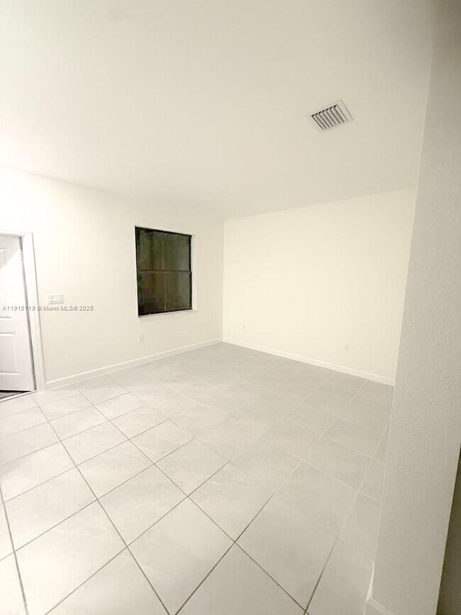 Building Photo - 28617 SW 132nd Ct