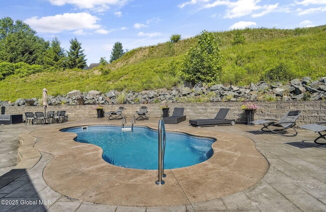 Building Photo - 20 Heather Ridge Rd