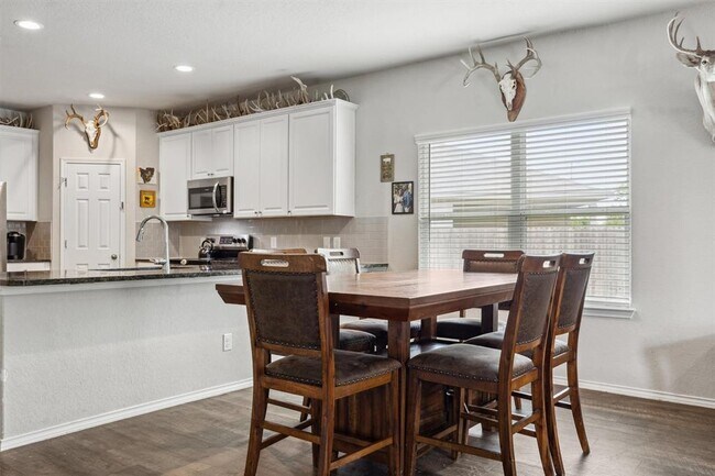 Building Photo - 1413 Coffee Tree Dr