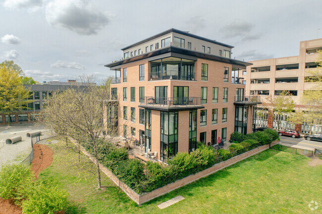Building Photo - Pacific Street Condos