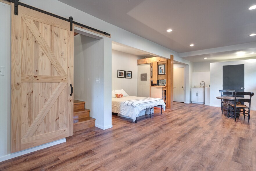 Bedroom 4 / In Law Suite - 300 John Lemley Ln