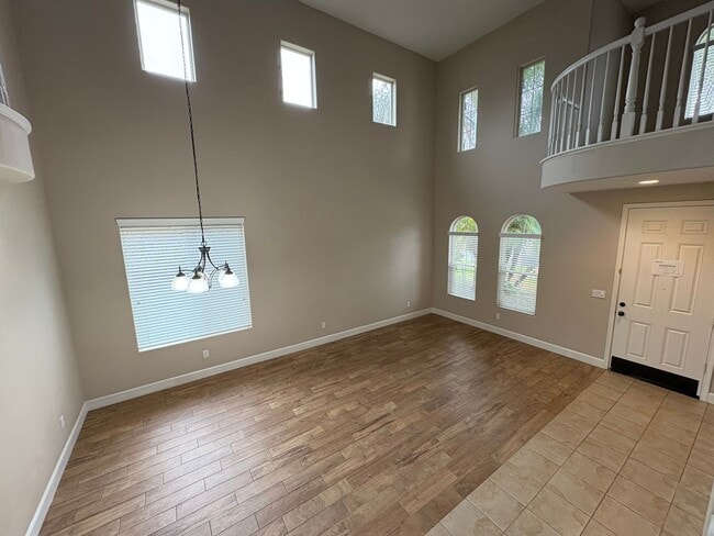 Building Photo - 3116 W Buena Vista Ave