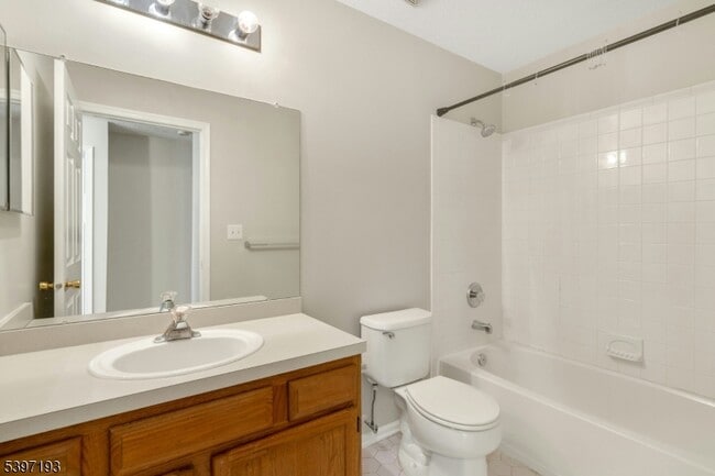 Building Photo - 17 Wildflower Ln