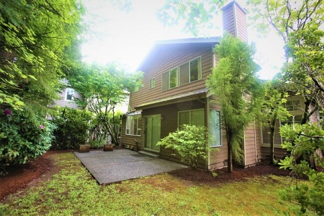 Building Photo - Beautiful 2 Story 3 Bed 2.5 Bath in Sammamish