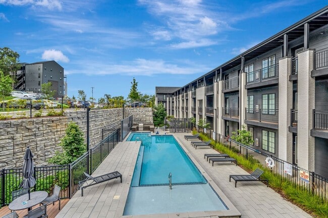 Building Photo - **Move-In Special - $500 off first month's rent**