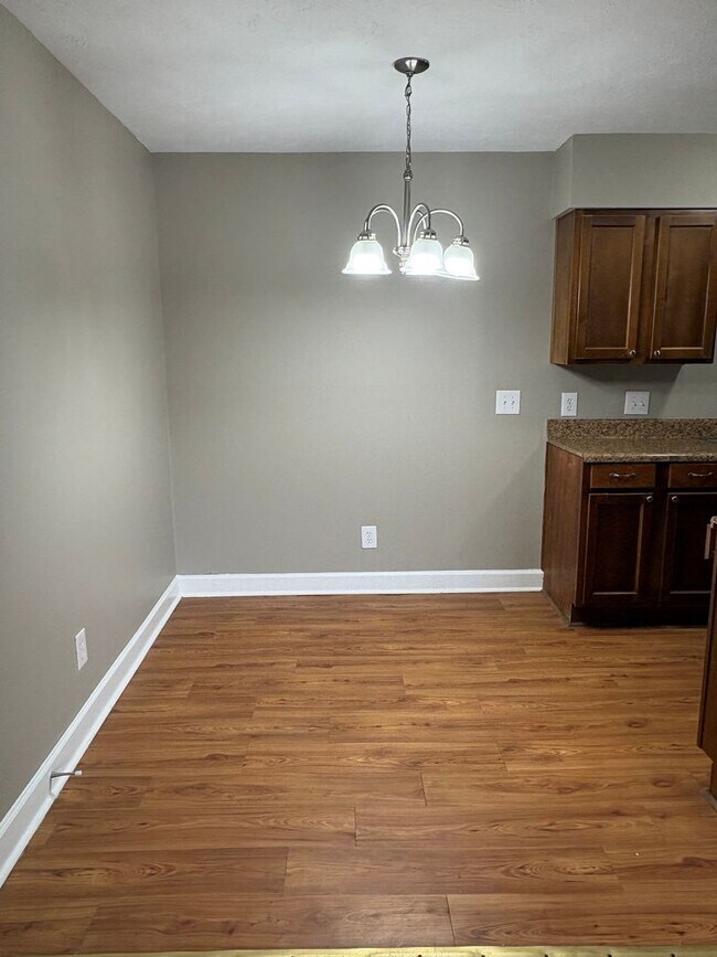 Building Photo - bg1219