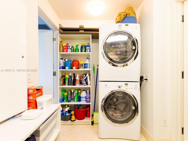 Building Photo - 360 Ocean Dr