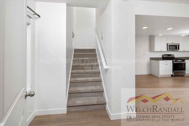 Building Photo - 82 E Weekes Wy