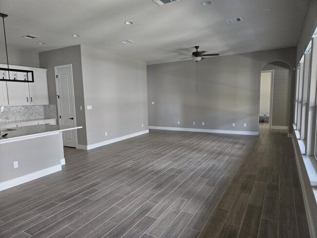 Building Photo - 904 Indian Hawthorne Dr