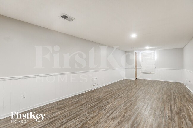 Building Photo - 1018 SE 4th St