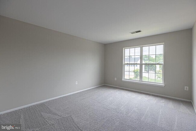 Building Photo - 8 Mintwood Dr