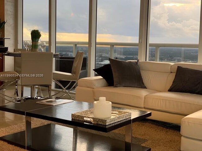 Building Photo - 1830 S Ocean Dr