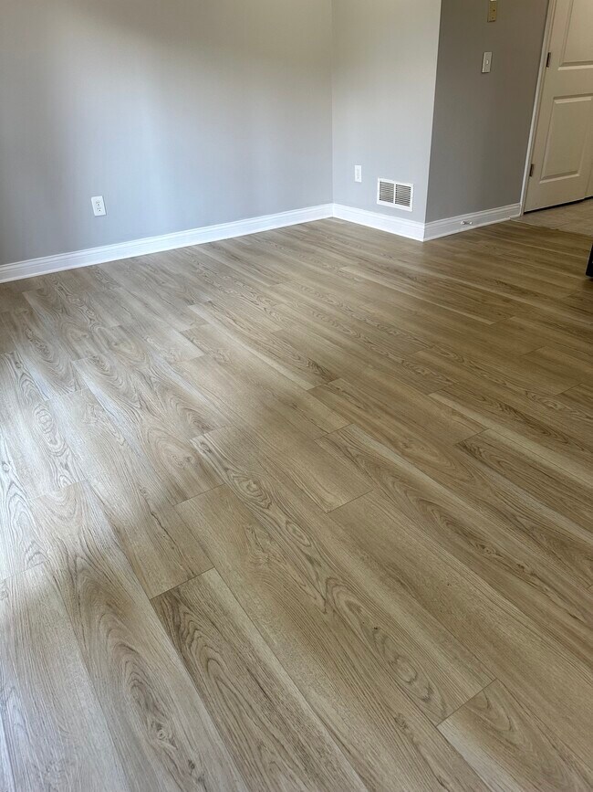 Walkout Basement/Third BR - 4118 Cambron Dr