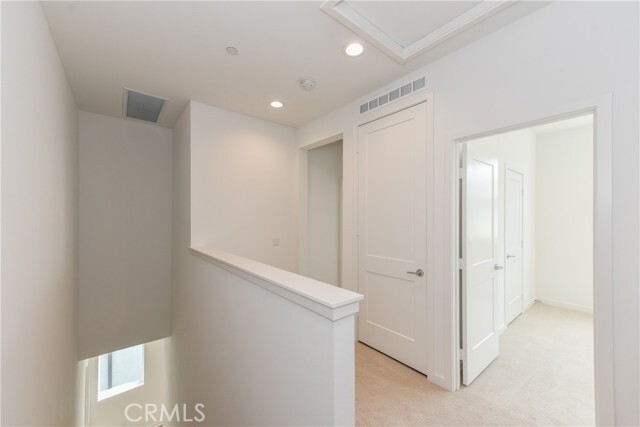 Building Photo - 115 Allusion