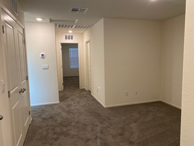 Building Photo - 9365 Quiet Lagoon St