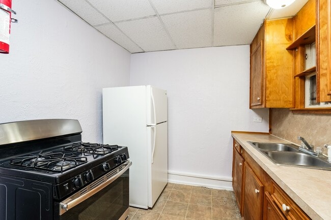 Building Photo - 117 6th Ave N