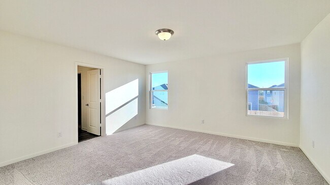 Building Photo - 14346 Elkhorn Crest