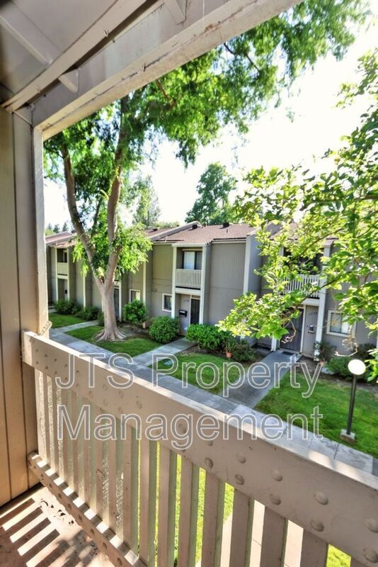 Building Photo - 9 Derow Ct