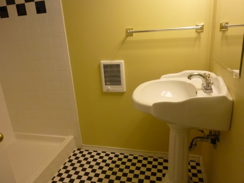 Building Photo - 719 E 35th Ave