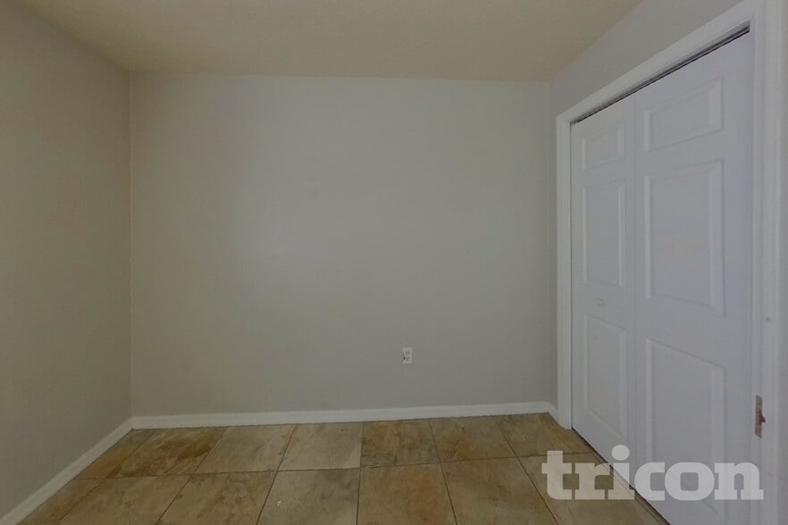 Building Photo - 400 Cocoa Ct