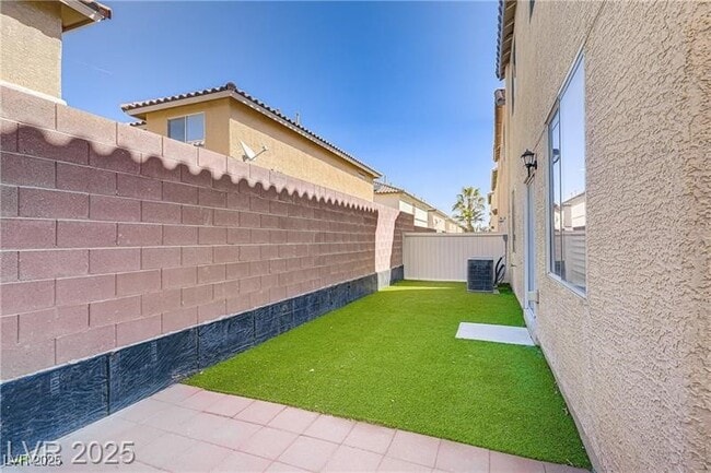 Building Photo - 5948 Sakhalin Ave