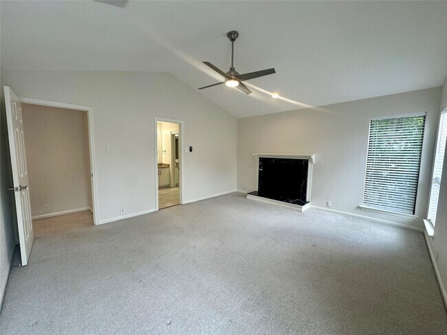 Building Photo - 2486 Bering Dr