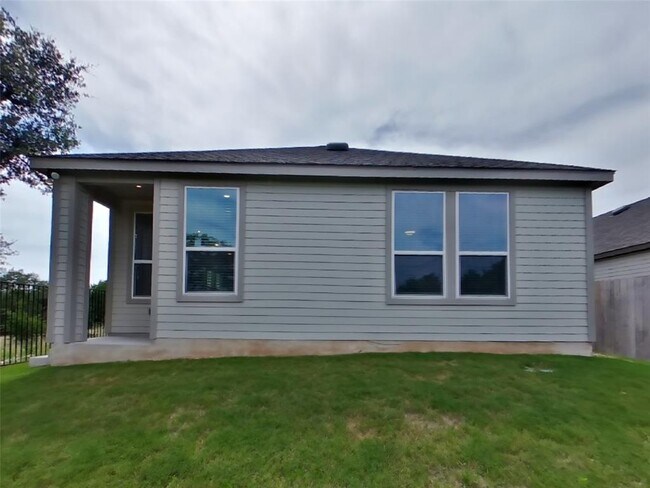 Building Photo - 557 Raglands Rd