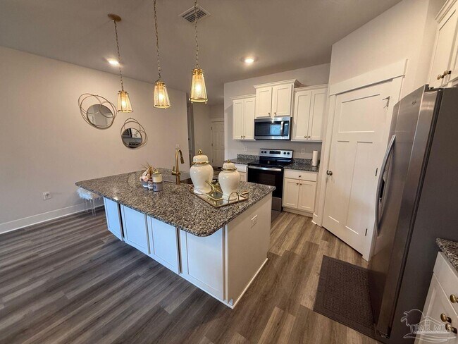 Building Photo - 10709 Davenport Lp