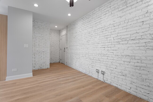 Building Photo - 1631 W Chase Ave